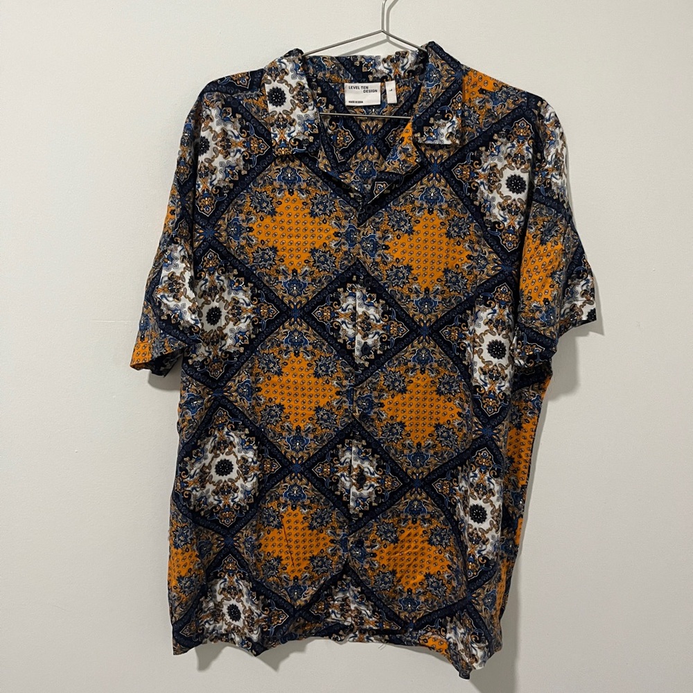 Level Ten design printed shirt